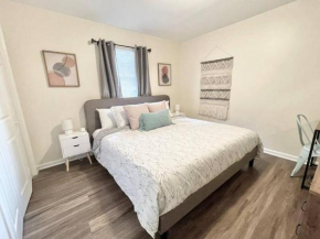 *Pristine Pad * King Bed *Duke * Long Term Stays*